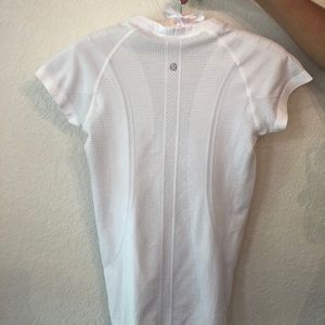 lululemon athletica Tops - Lululemon Swiftly Tech Short Sleeve Tee lululemon athletica Tops - Lululemon Swiftly Tech Short Sleeve Tee